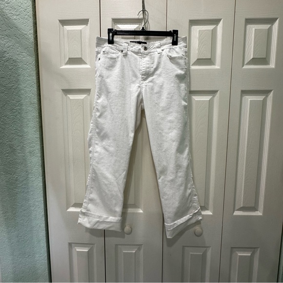 Elegant White Boot Cut Jeans for Women - Picture 1 of 3